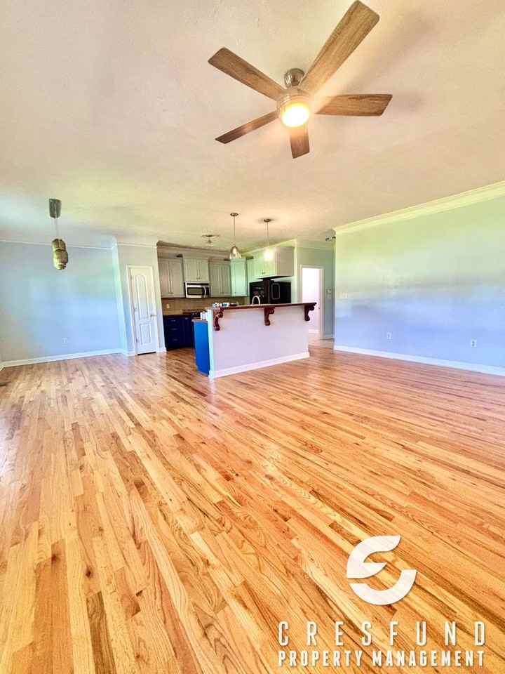 1933 Teesdale Dr - Photo 6 of 37