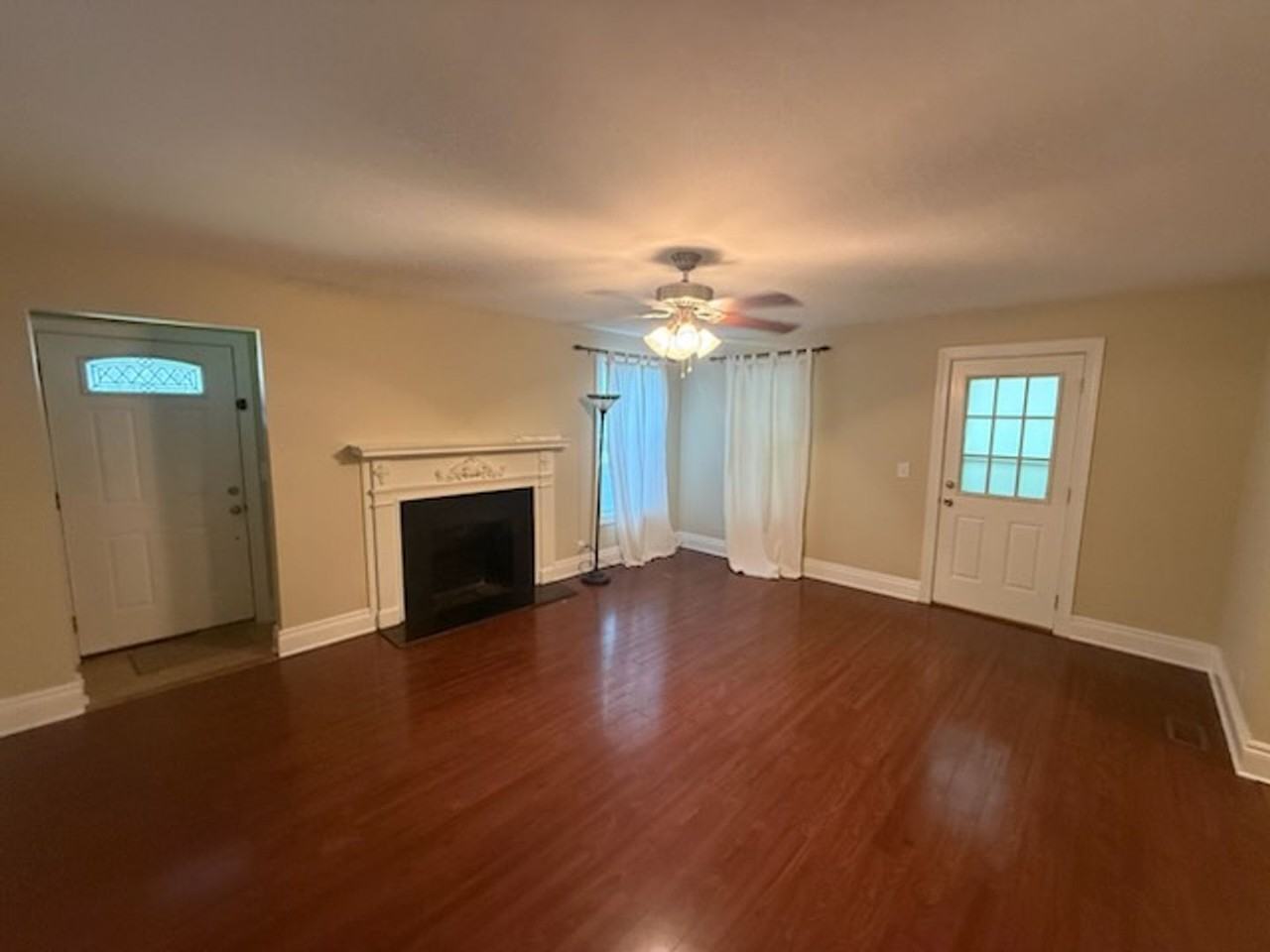 1214 S Main St - Photo 3 of 10