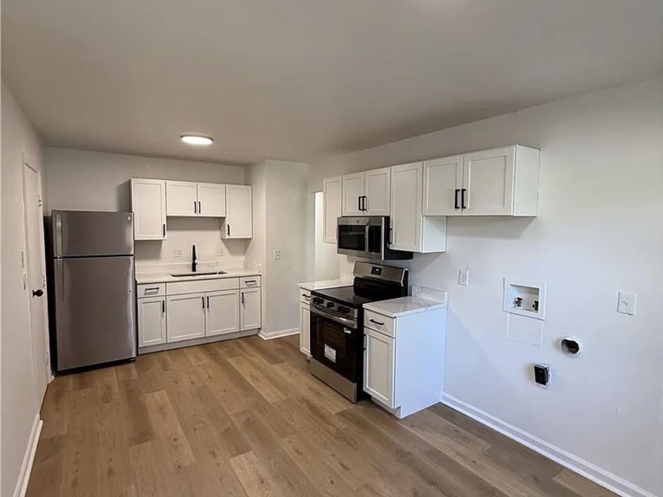 3540 Teaberry Dr #1 - Photo 4 of 23