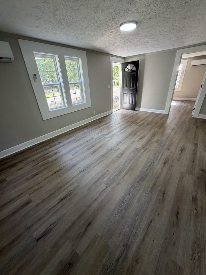 483 Purdy Rd #1 - Photo 4 of 10