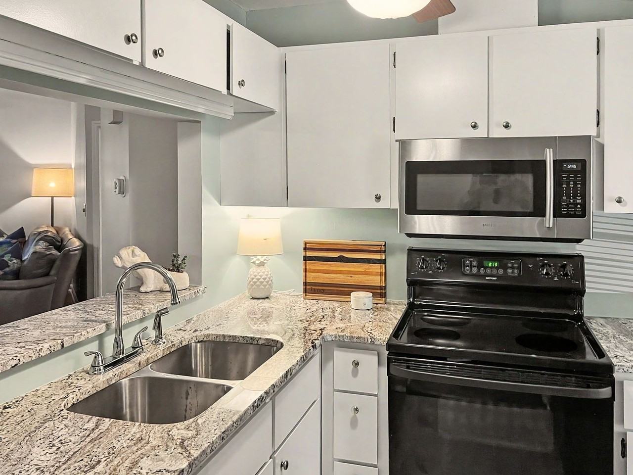 1101 Esher Ct - Photo 6 of 19
