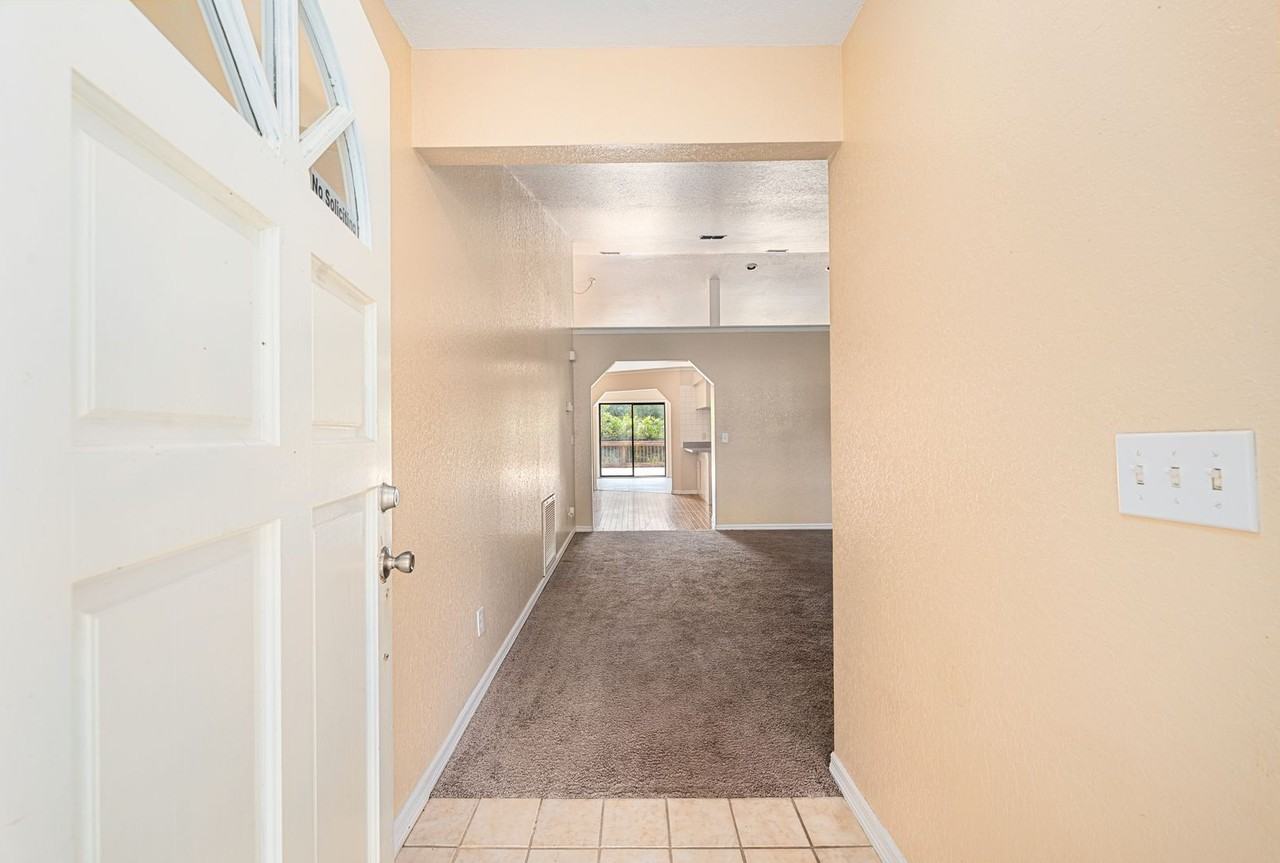 5001 Se 41st Ave - Photo 5 of 50