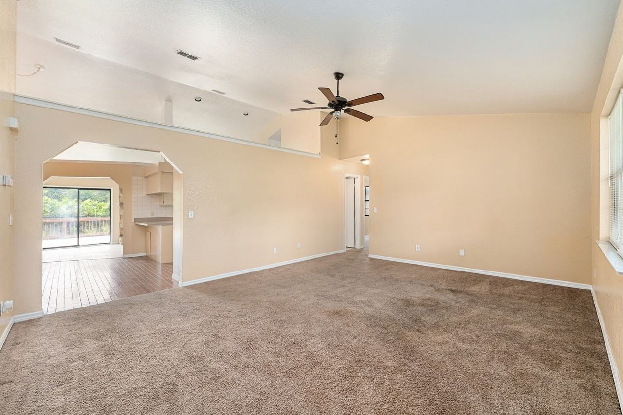 5001 Se 41st Ave - Photo 6 of 50