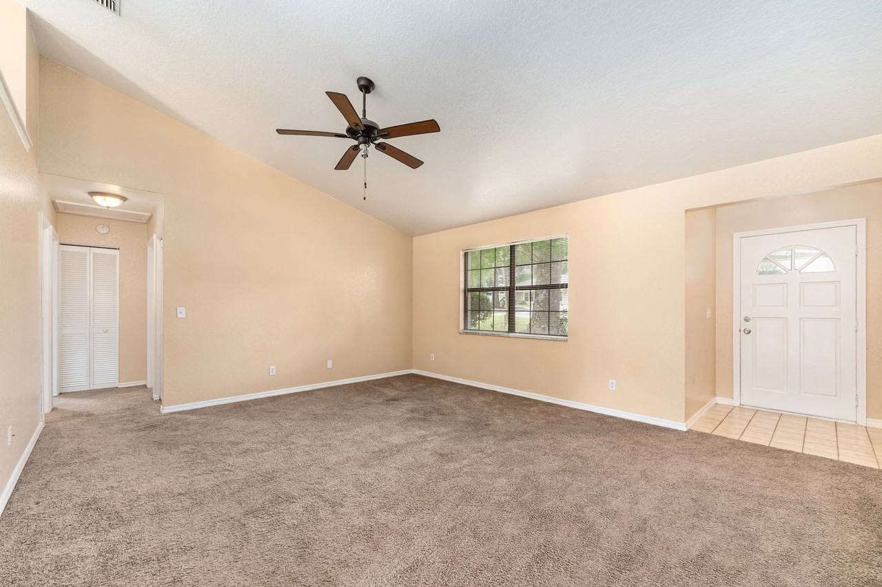 5001 Se 41st Ave - Photo 7 of 50