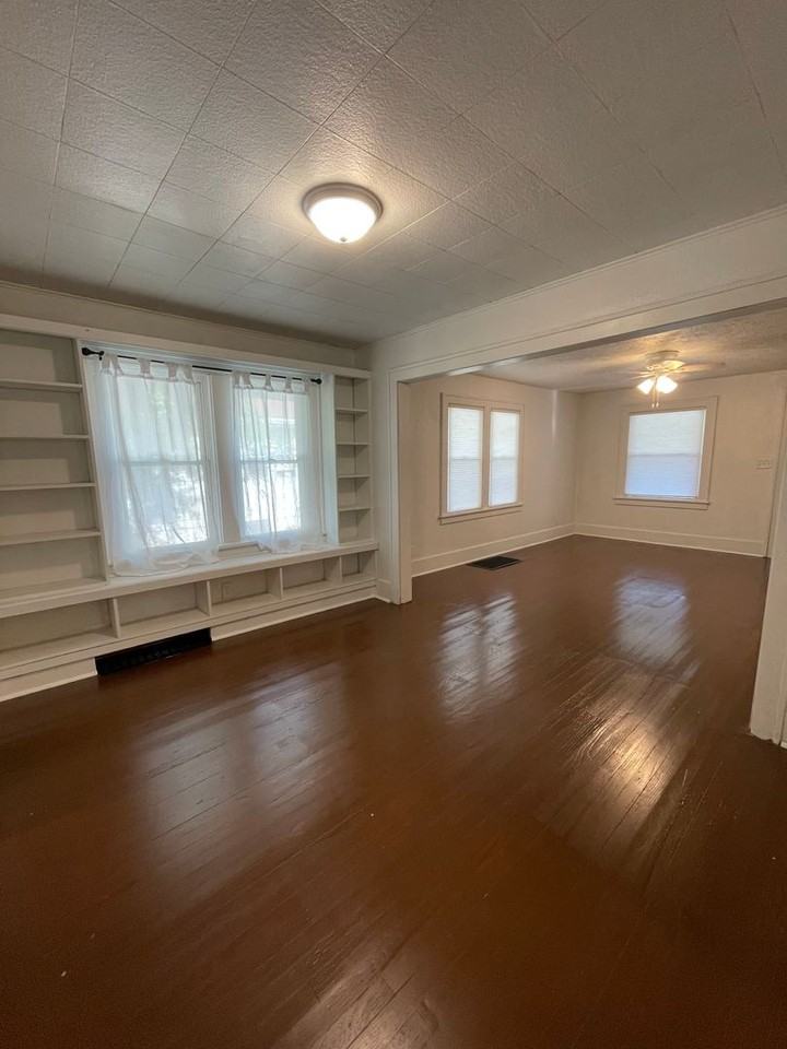 2805 Kossuth St - Photo 2 of 27