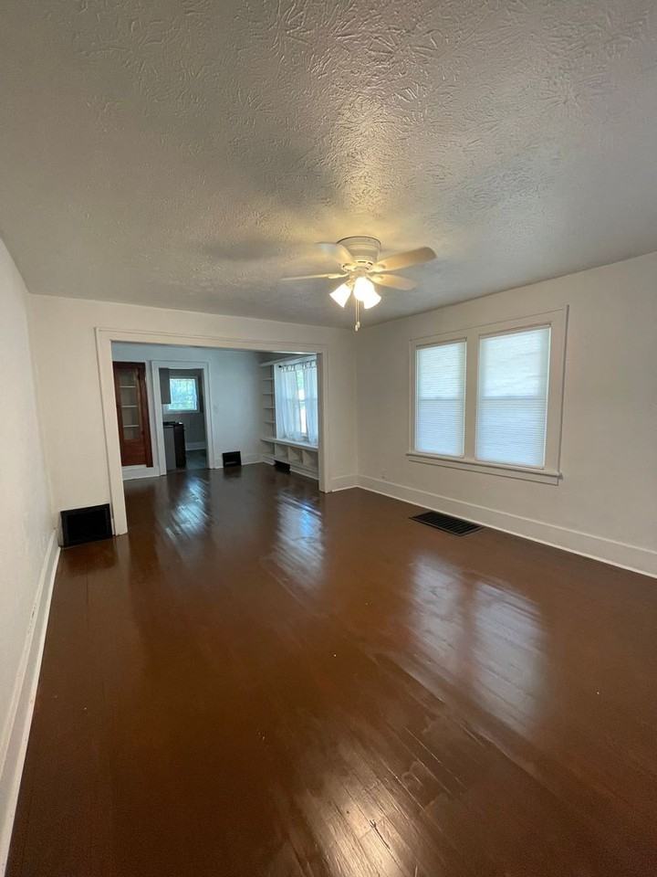 2805 Kossuth St - Photo 3 of 27
