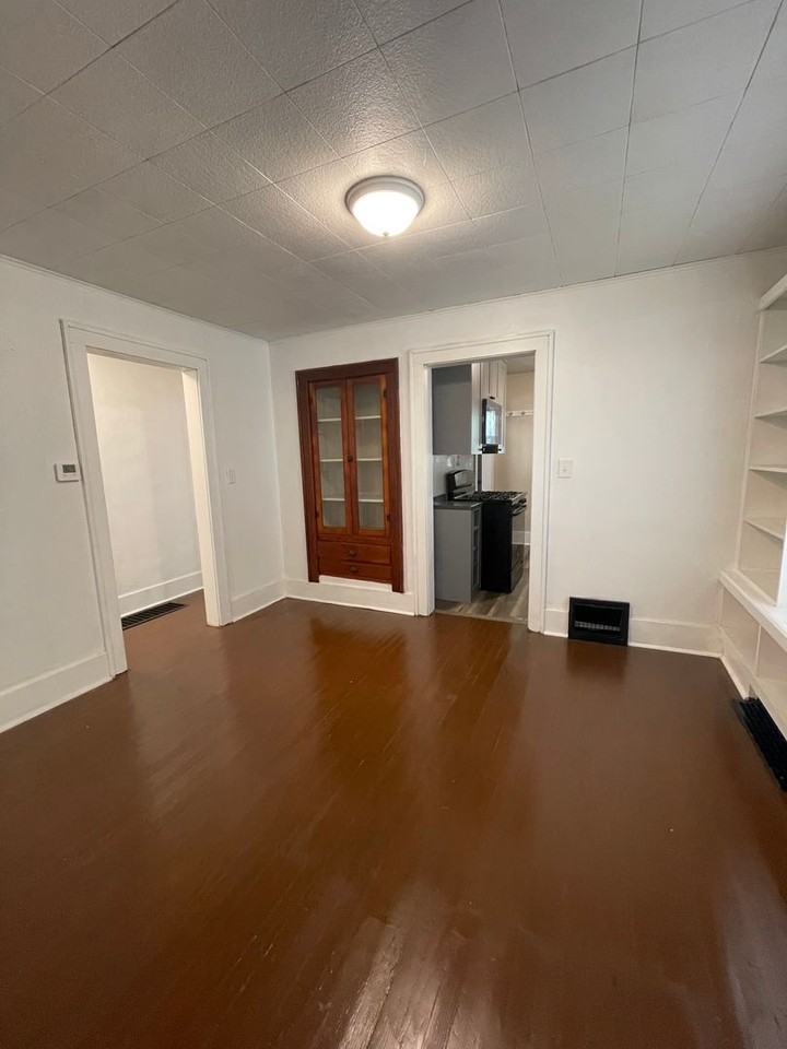 2805 Kossuth St - Photo 5 of 27