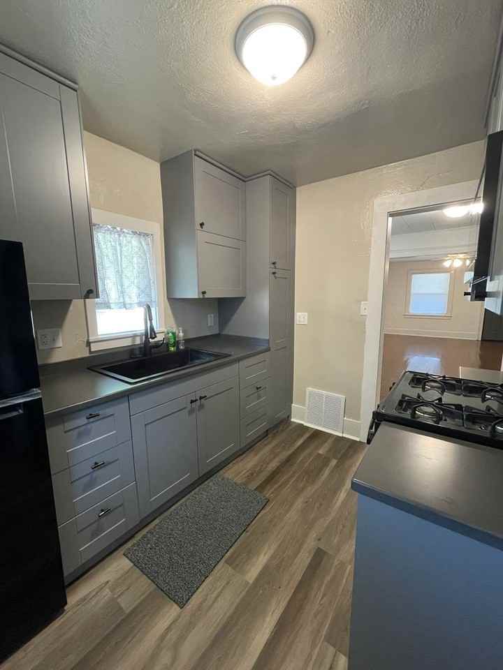 2805 Kossuth St - Photo 7 of 27
