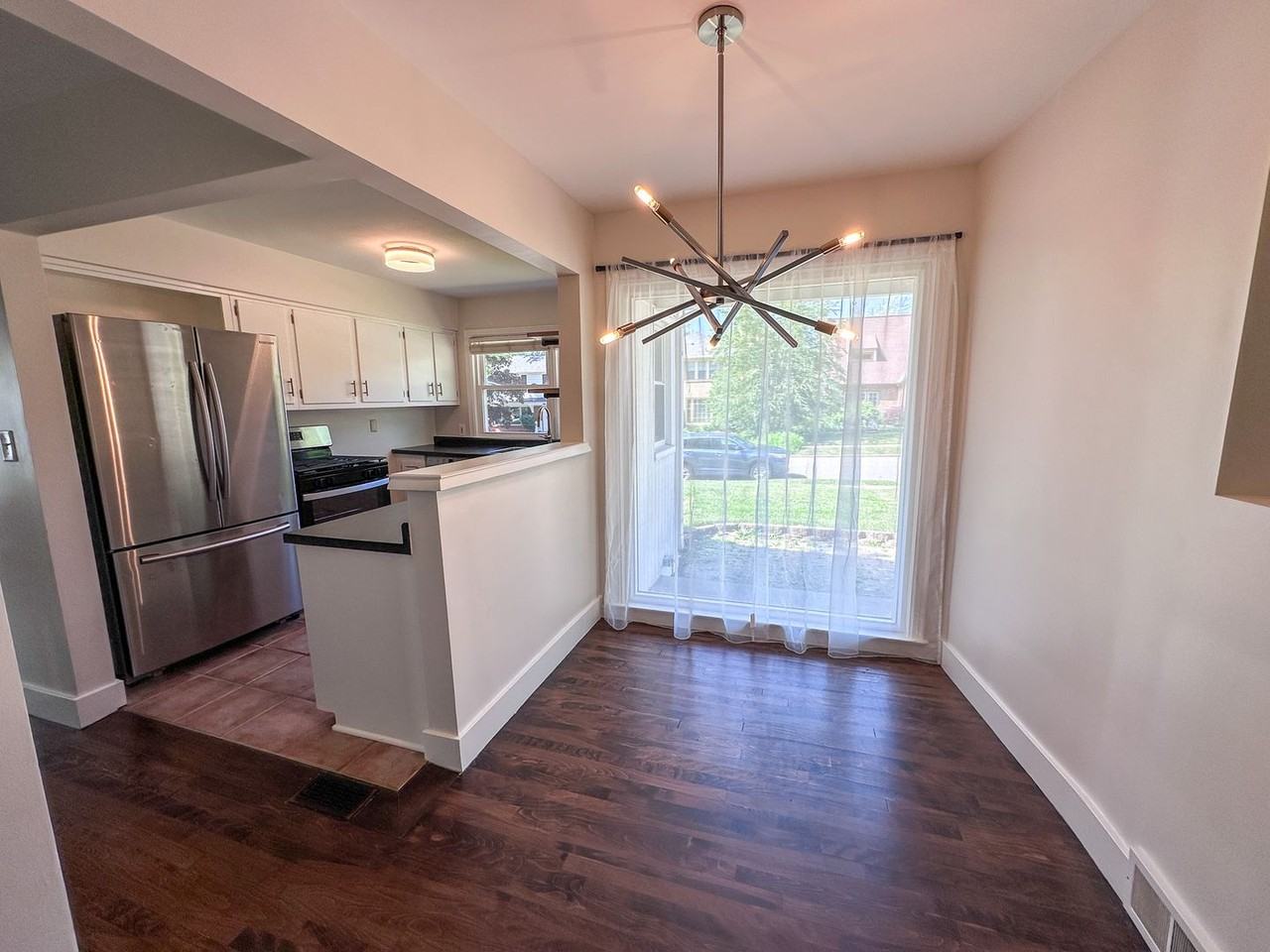 2610 Albert Dr Se - Photo 5 of 23