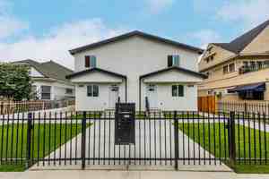 featured image of 946 E 21st St