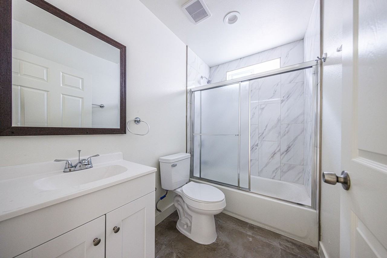 Luxury 4, 5 & 6 Bed Brand New Homes with Up to 4 Parking Spaces! - Photo 7 of 50