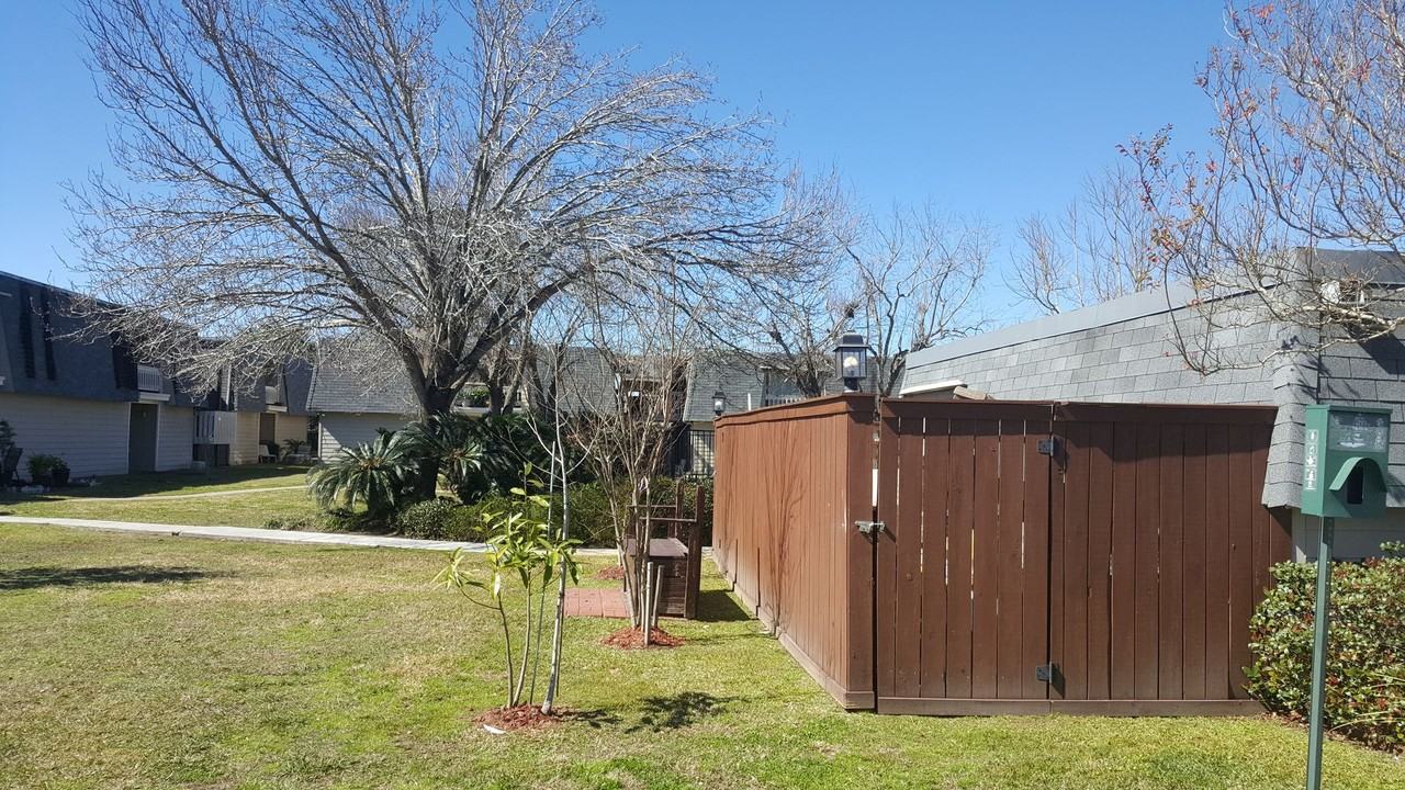 326 Guilbeau Rd - Photo 2 of 16