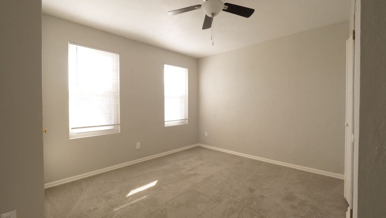 313 Whipple St - Photo 5 of 9