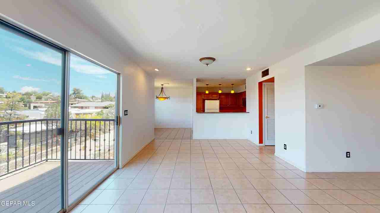 6256 Escondido Dr - Photo 4 of 34