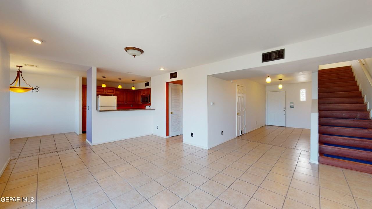 6256 Escondido Dr - Photo 5 of 34