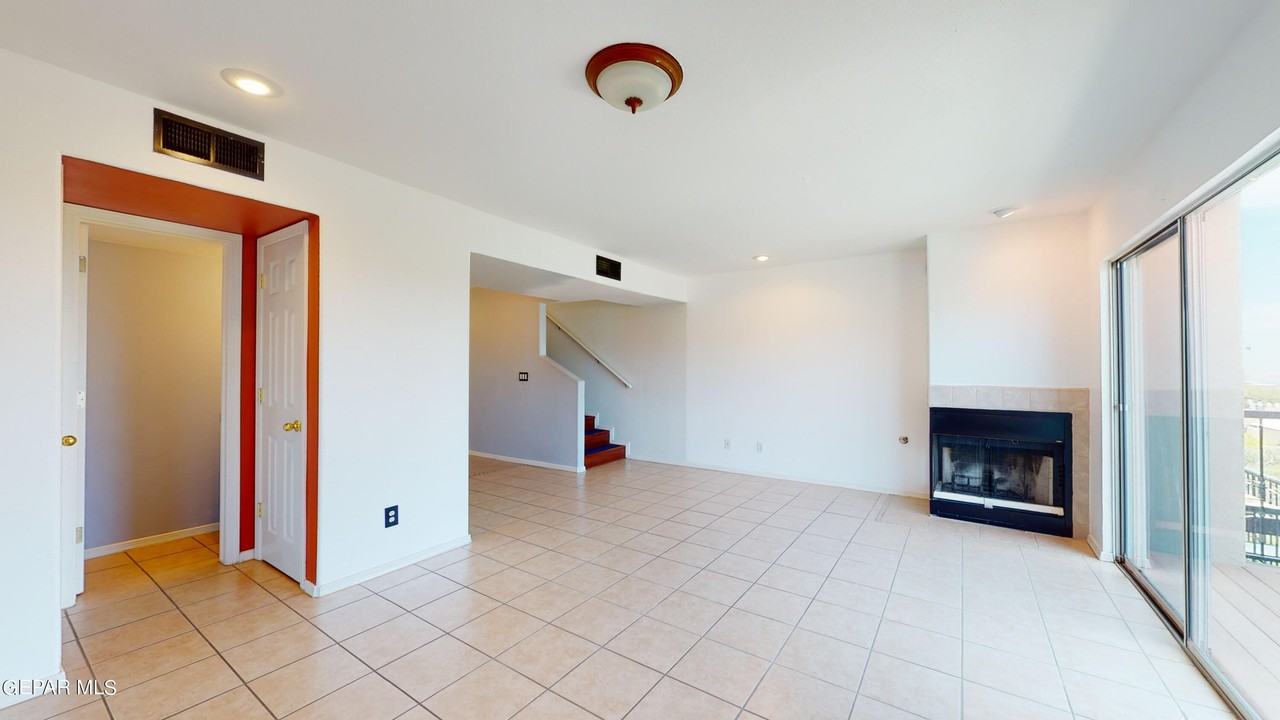 6256 Escondido Dr - Photo 6 of 34