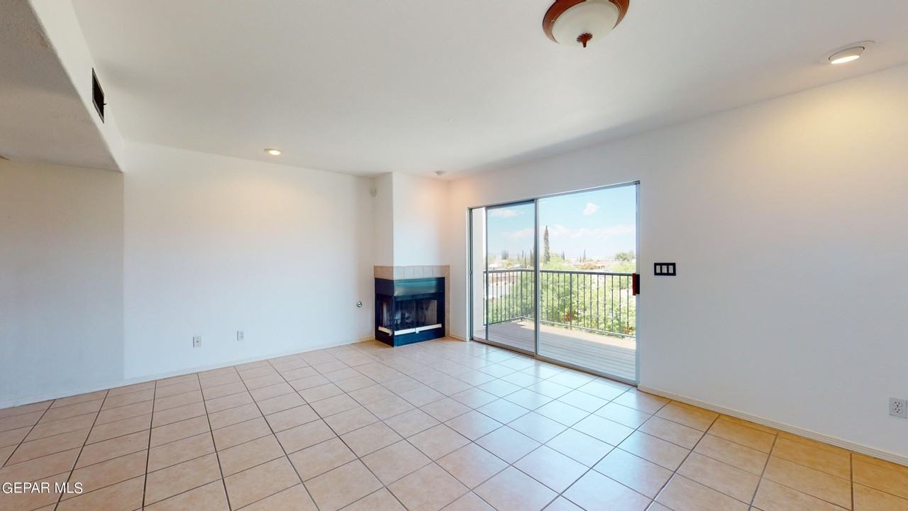 6256 Escondido Dr - Photo 7 of 34