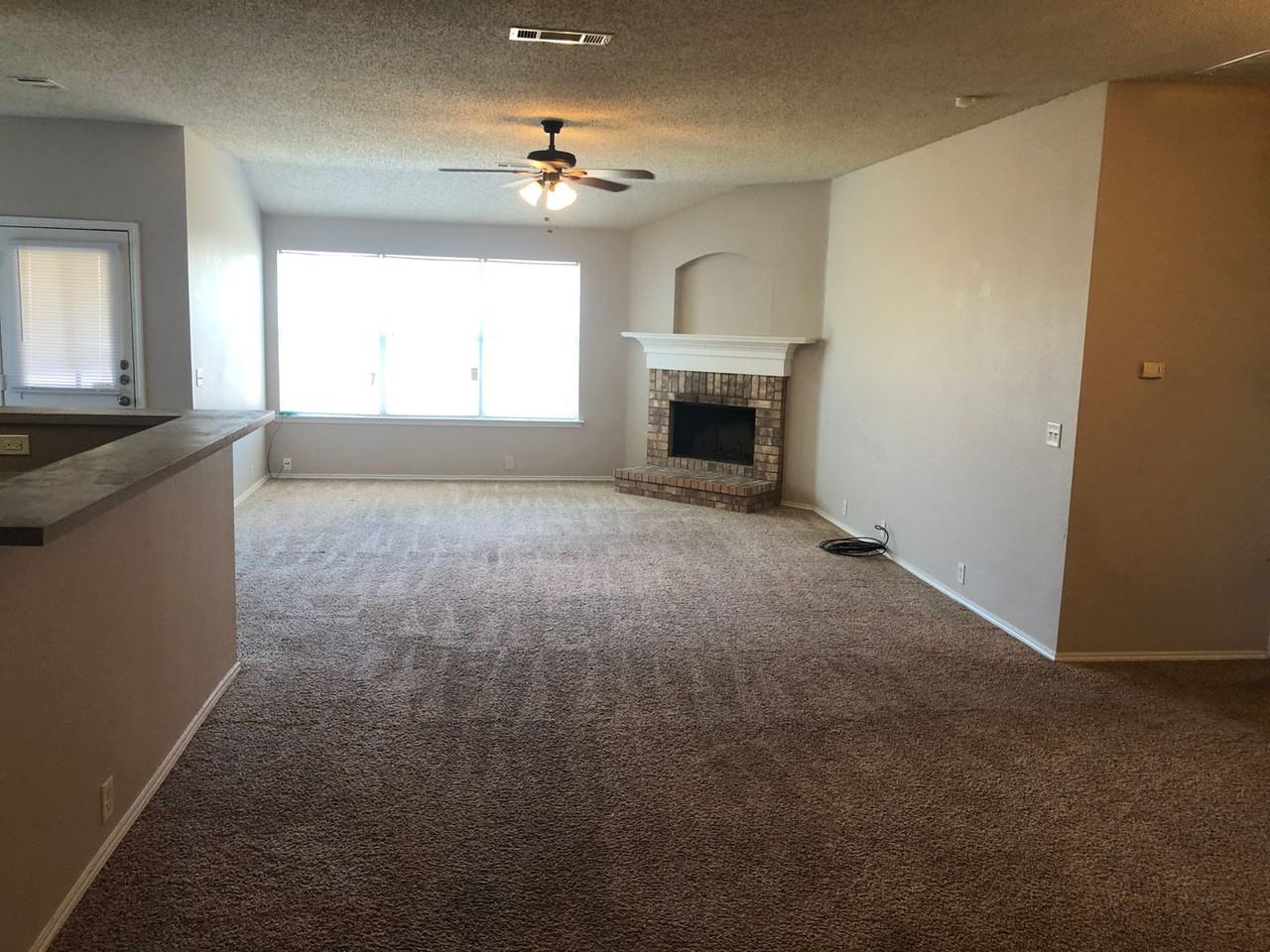 106 Oakhurst Dr - Photo 4 of 22