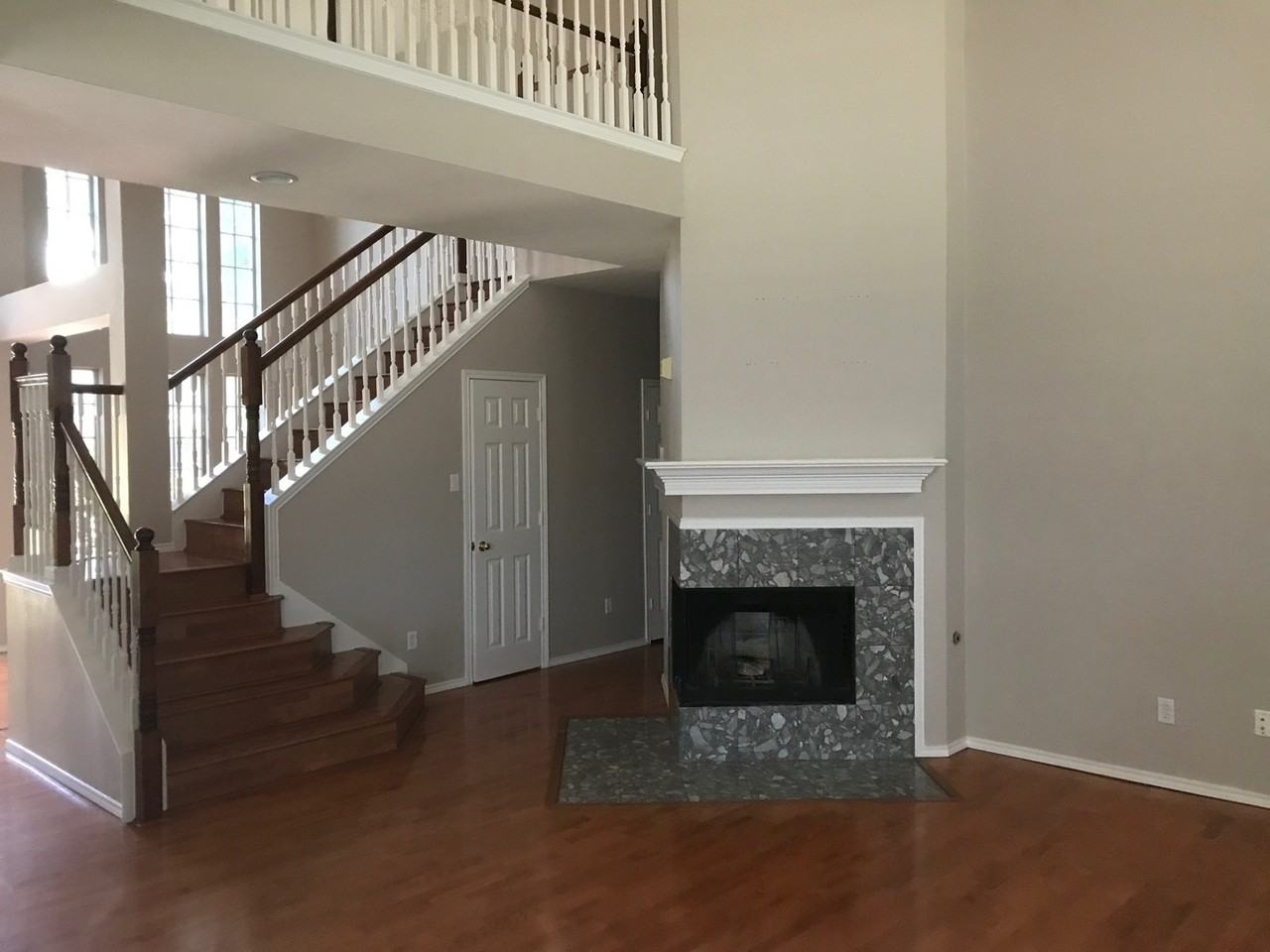 7901 Constitution Dr - Photo 3 of 13