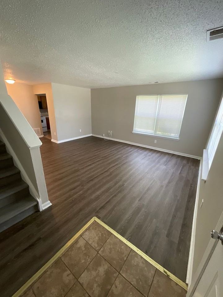 431 W 28th St - Photo 2 of 23