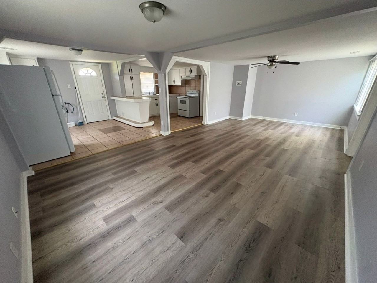 1623 Martin Luther King Jr Dr - Photo 2 of 10