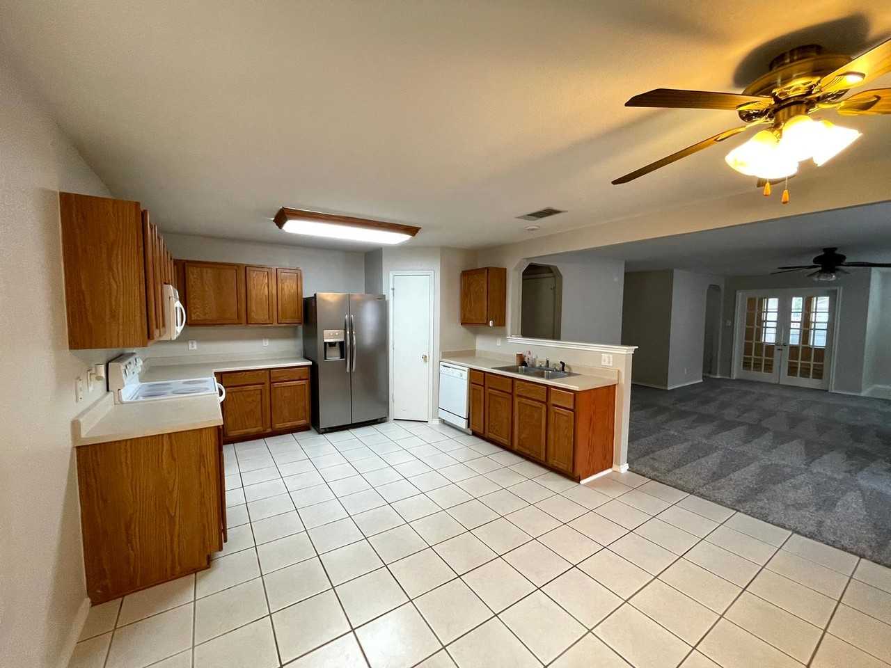 4027 Bulverde Pkwy - Photo 7 of 18