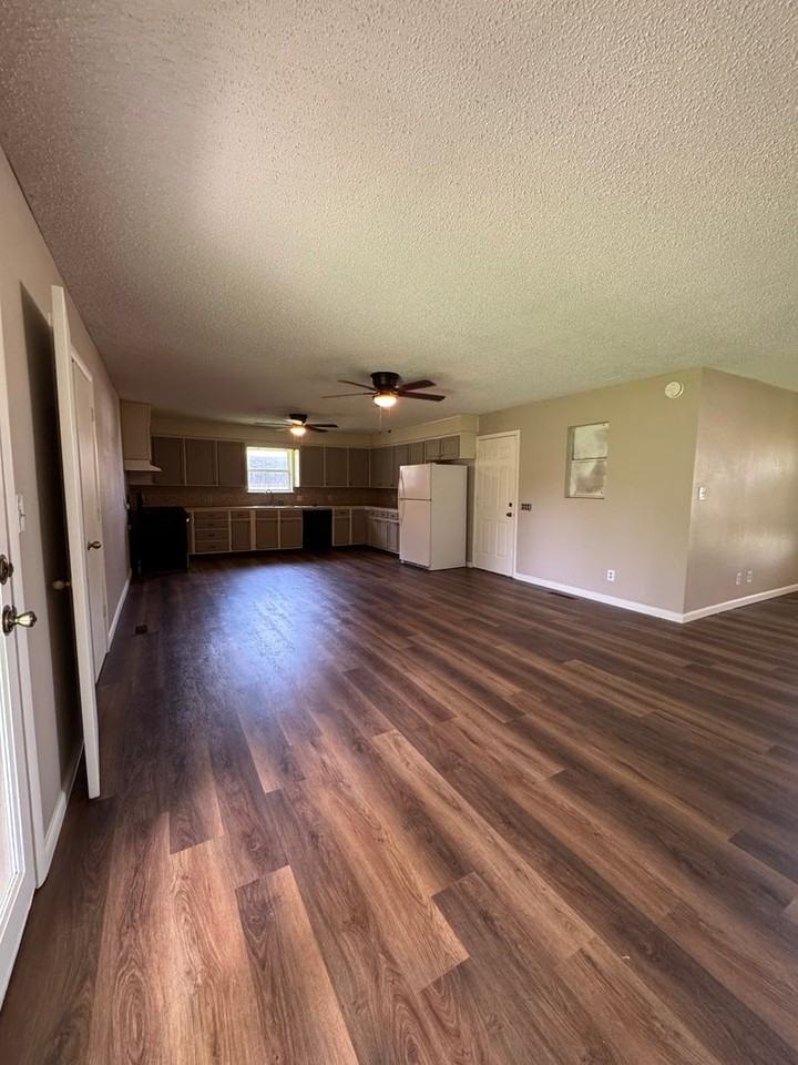 7308 Jenny Lind Rd - Photo 3 of 8