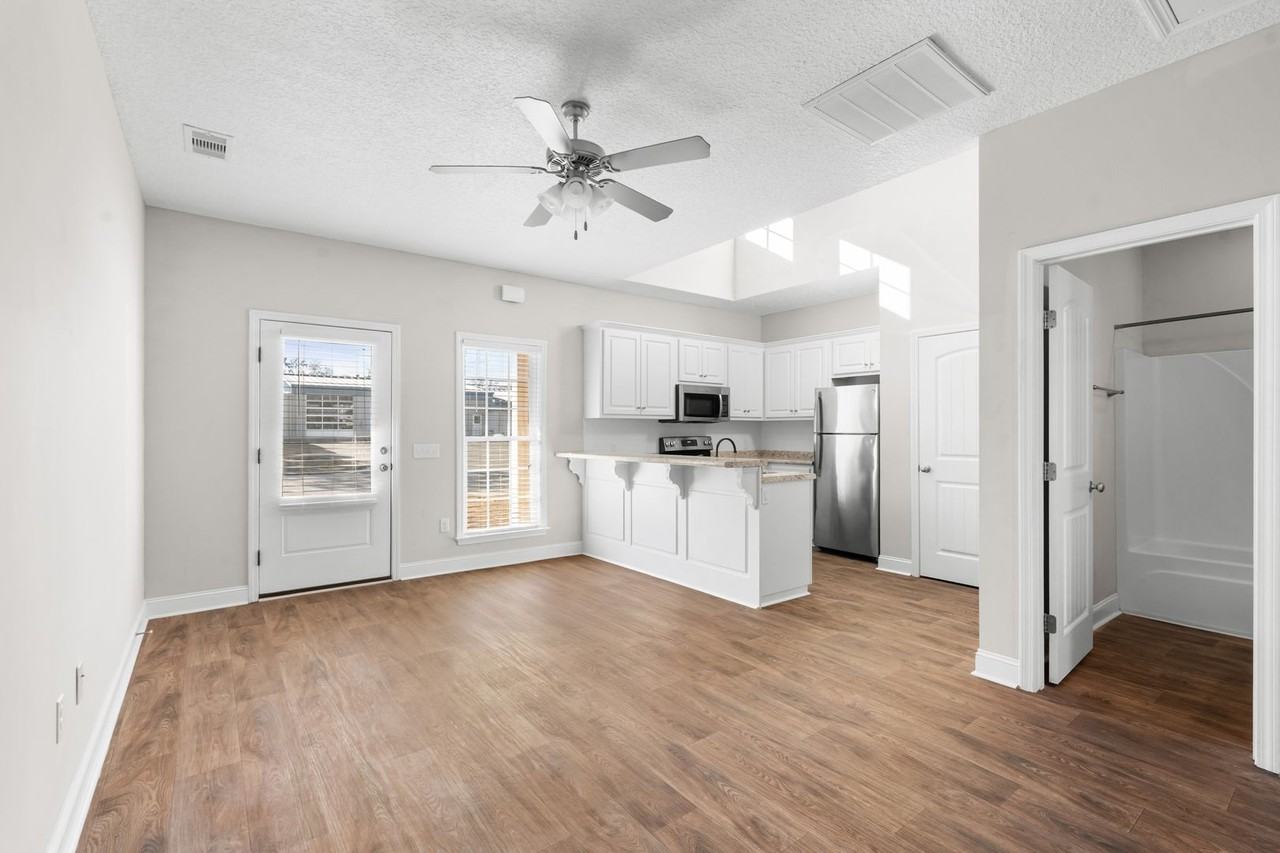 33 W Grady St - Photo 5 of 10