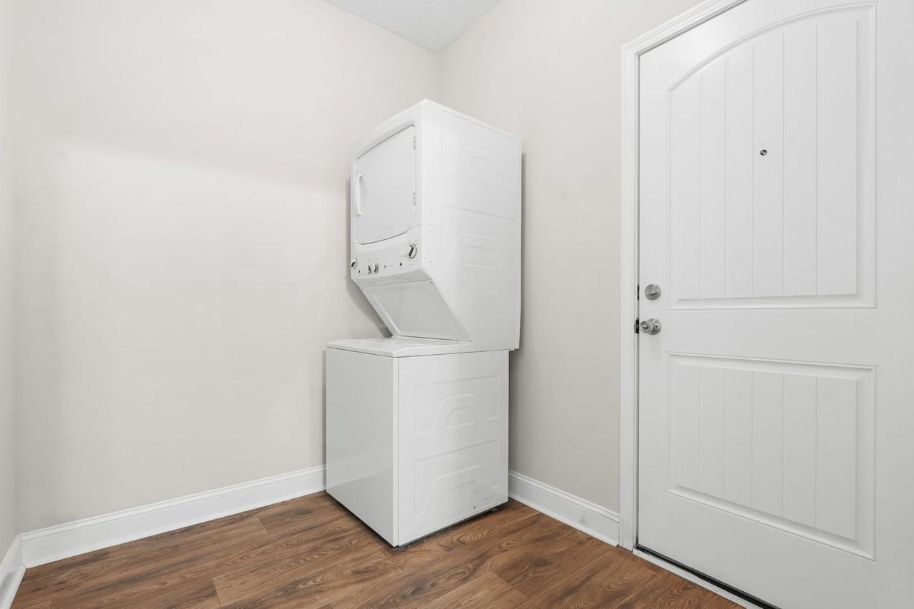 33 W Grady St - Photo 6 of 10