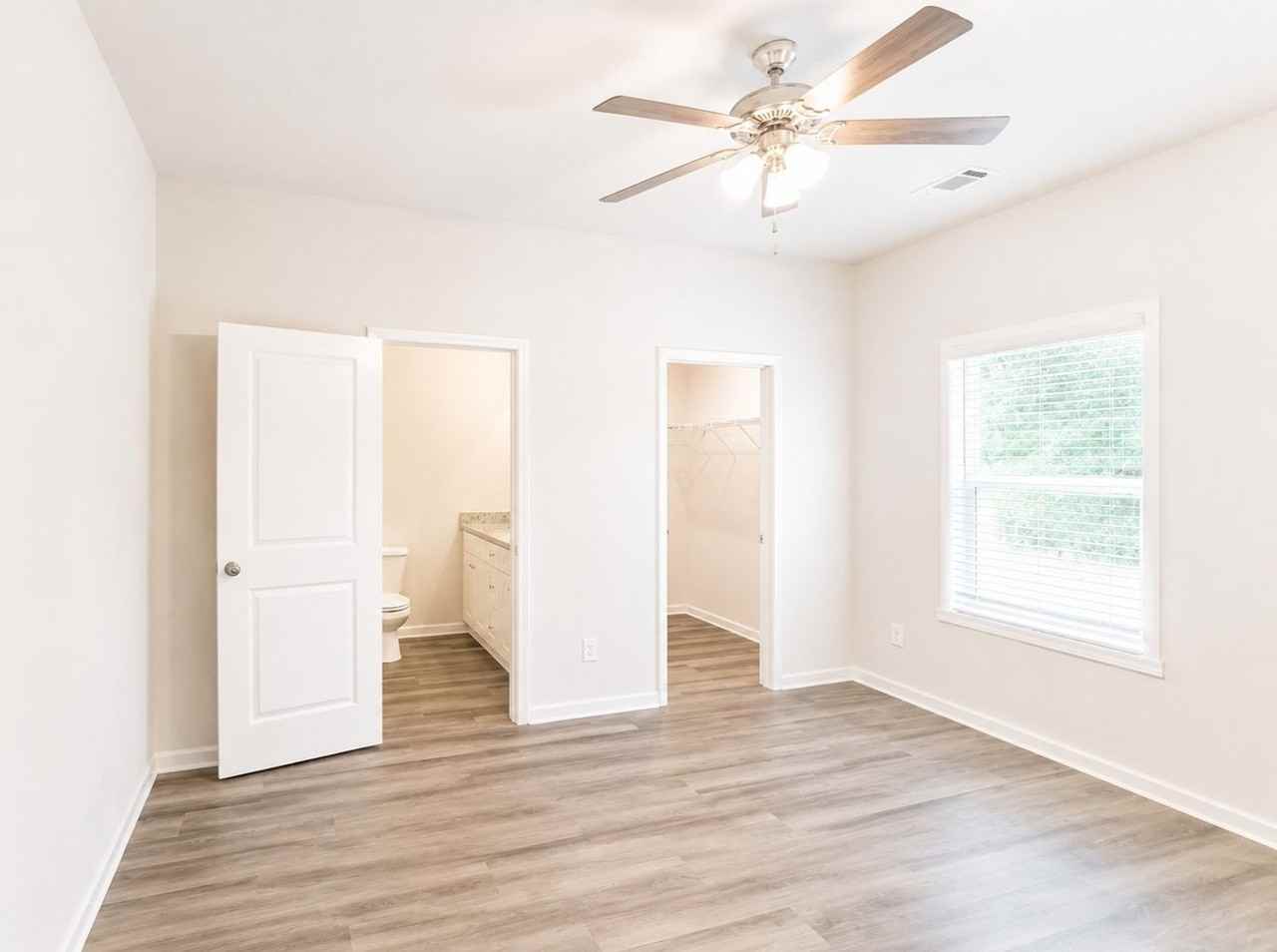 4225 4225 Crosby Lane - Photo 6 of 14