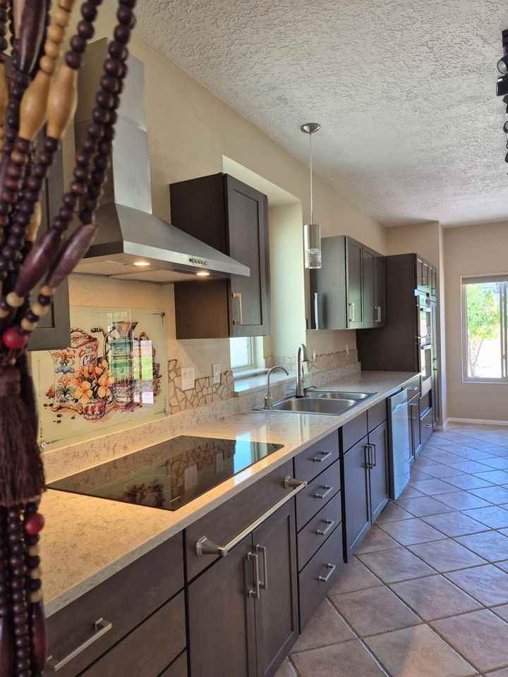 9121 Ridgefield Ave Ne - Photo 5 of 50