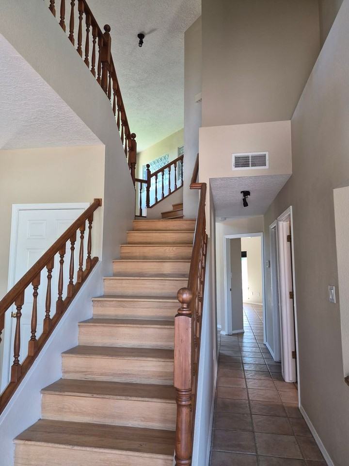 9121 Ridgefield Ave Ne - Photo 7 of 50