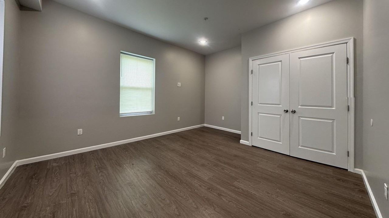 276 S 56th St - Photo 6 of 14