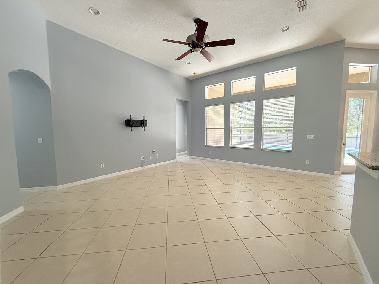 814 Kazaros Cir #1 - Photo 4 of 27