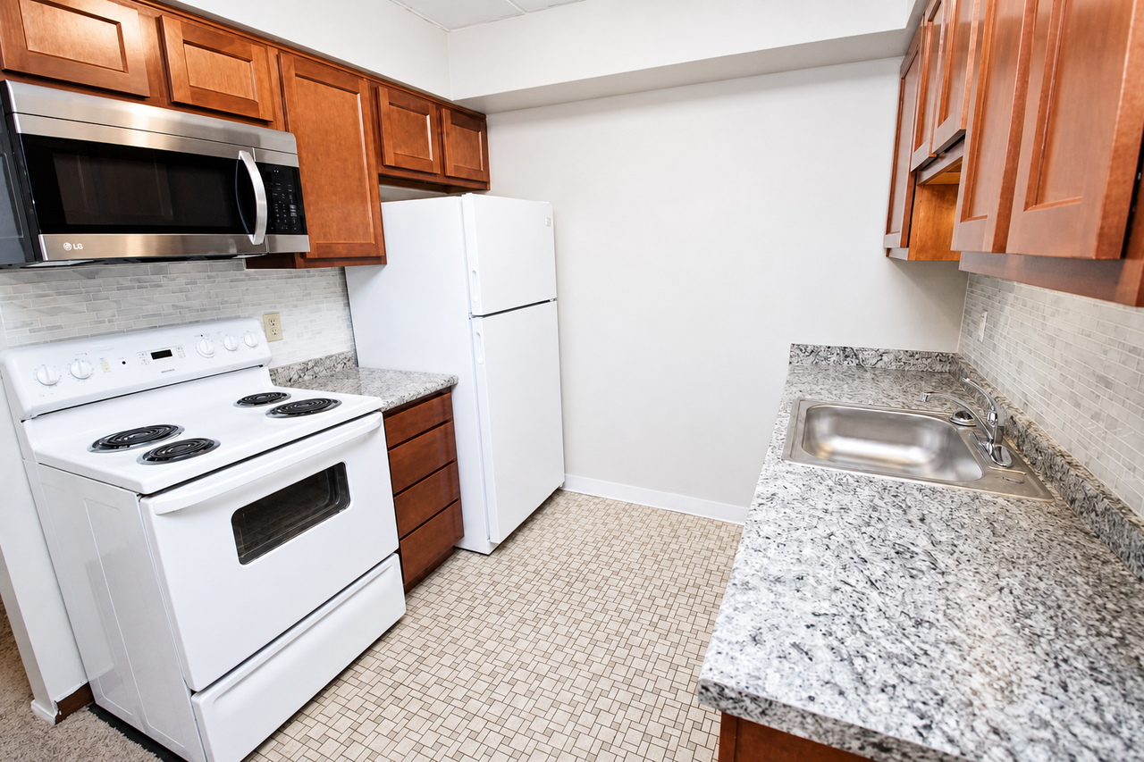 504 ORCHARD AVENUEAPT 205 #205 - Photo 3 of 10