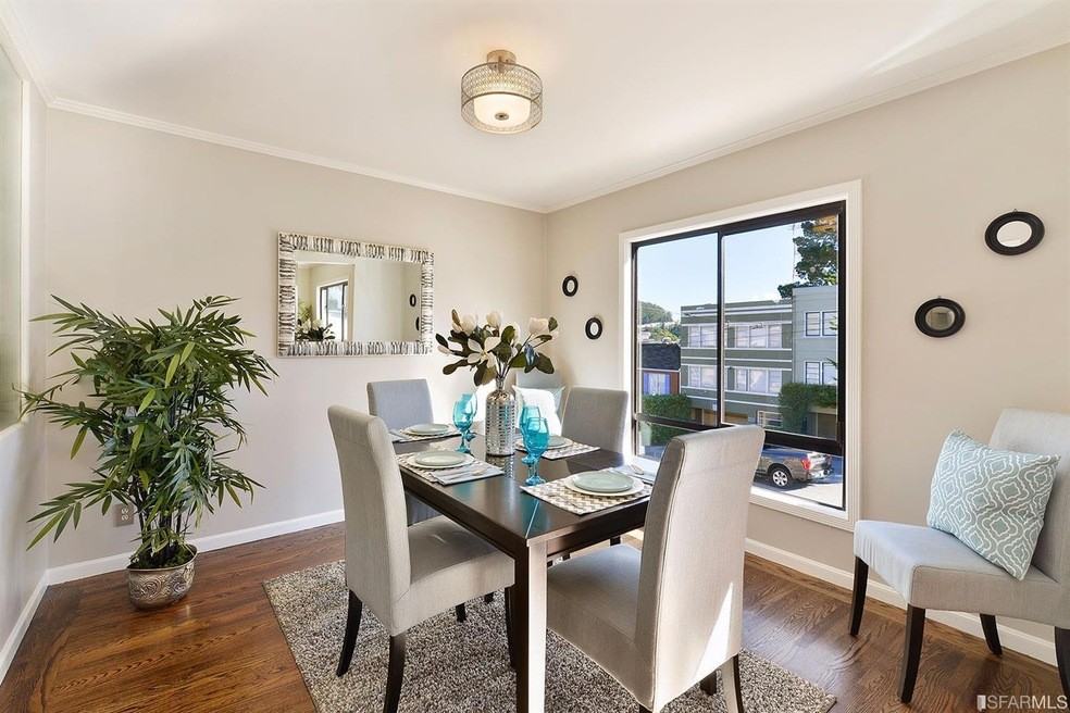 2061 10th Avenue - Photo 4 of 10