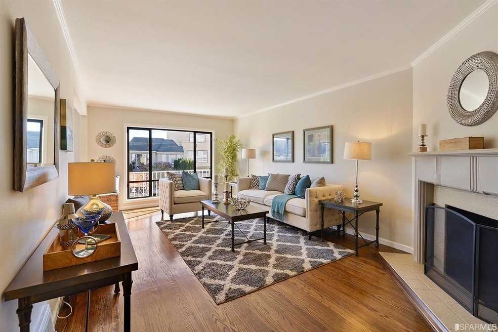 2061 10th Avenue - Photo 3 of 10