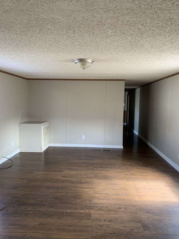 154 Zackary St #1 - Photo 2 of 13
