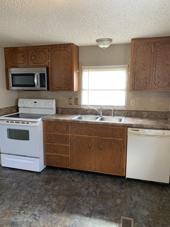 154 Zackary St #1 - Photo 4 of 13