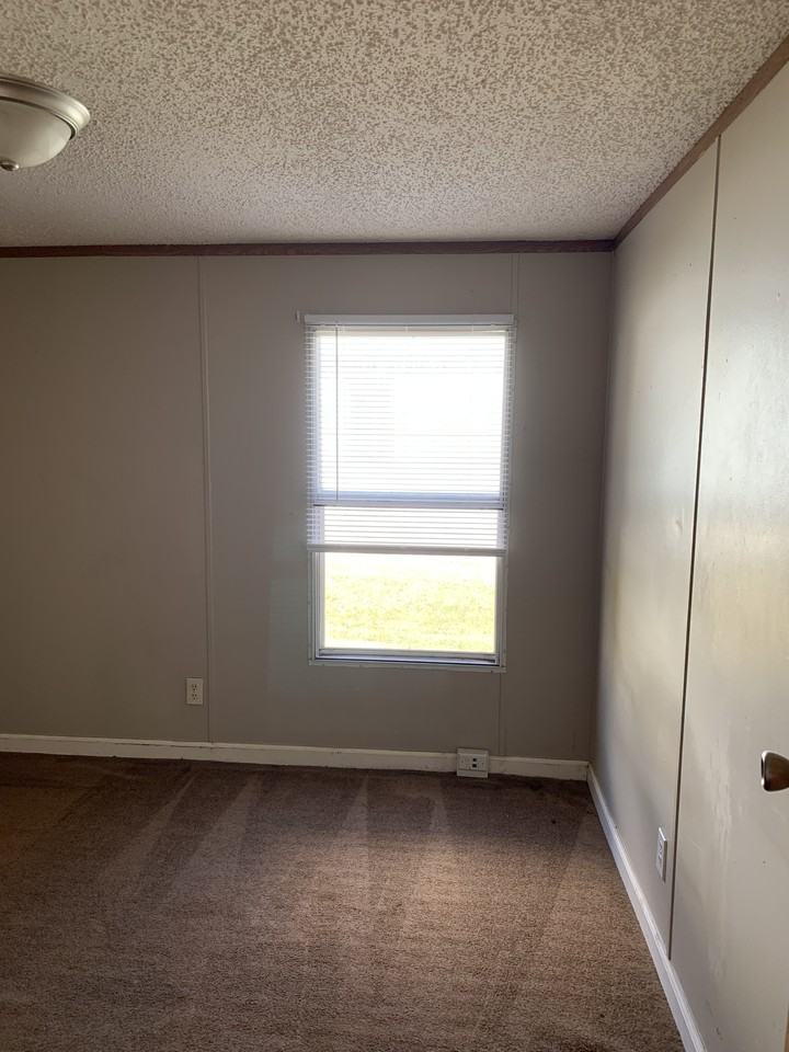 154 Zackary St #1 - Photo 5 of 13