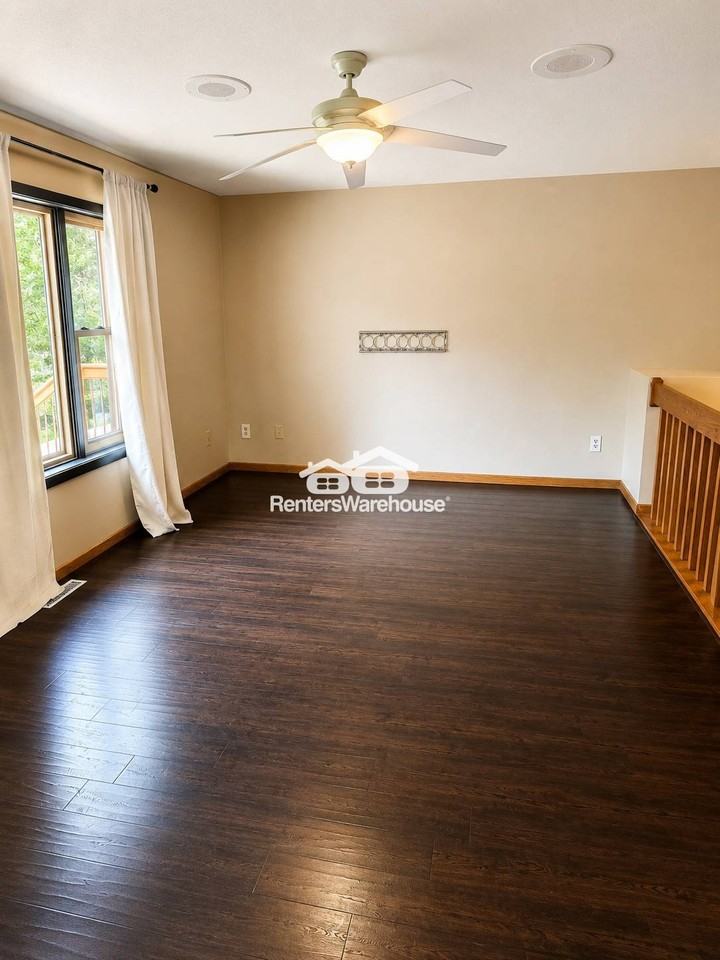 9638 172nd St W - Photo 5 of 23