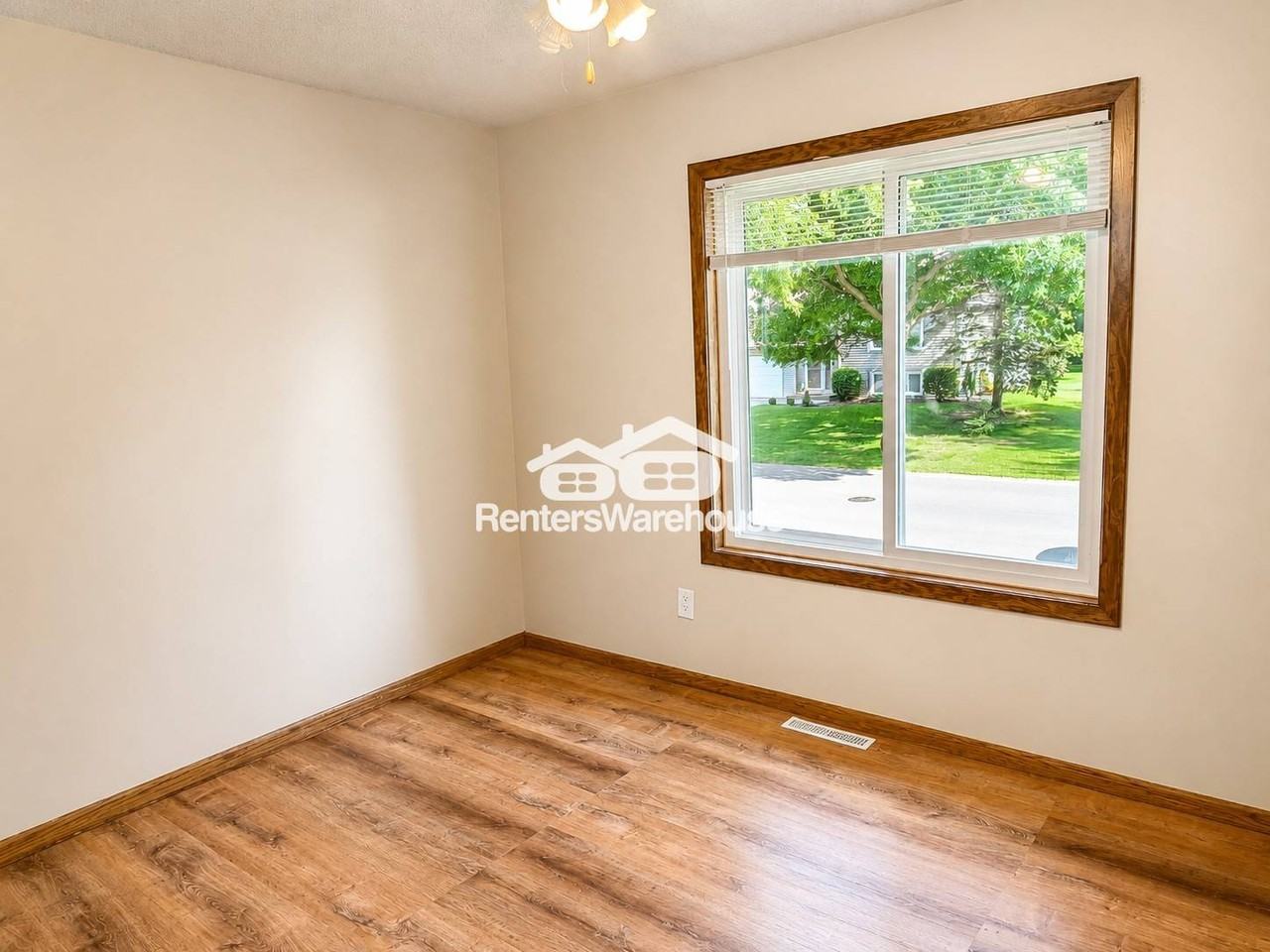 9638 172nd St W - Photo 7 of 23