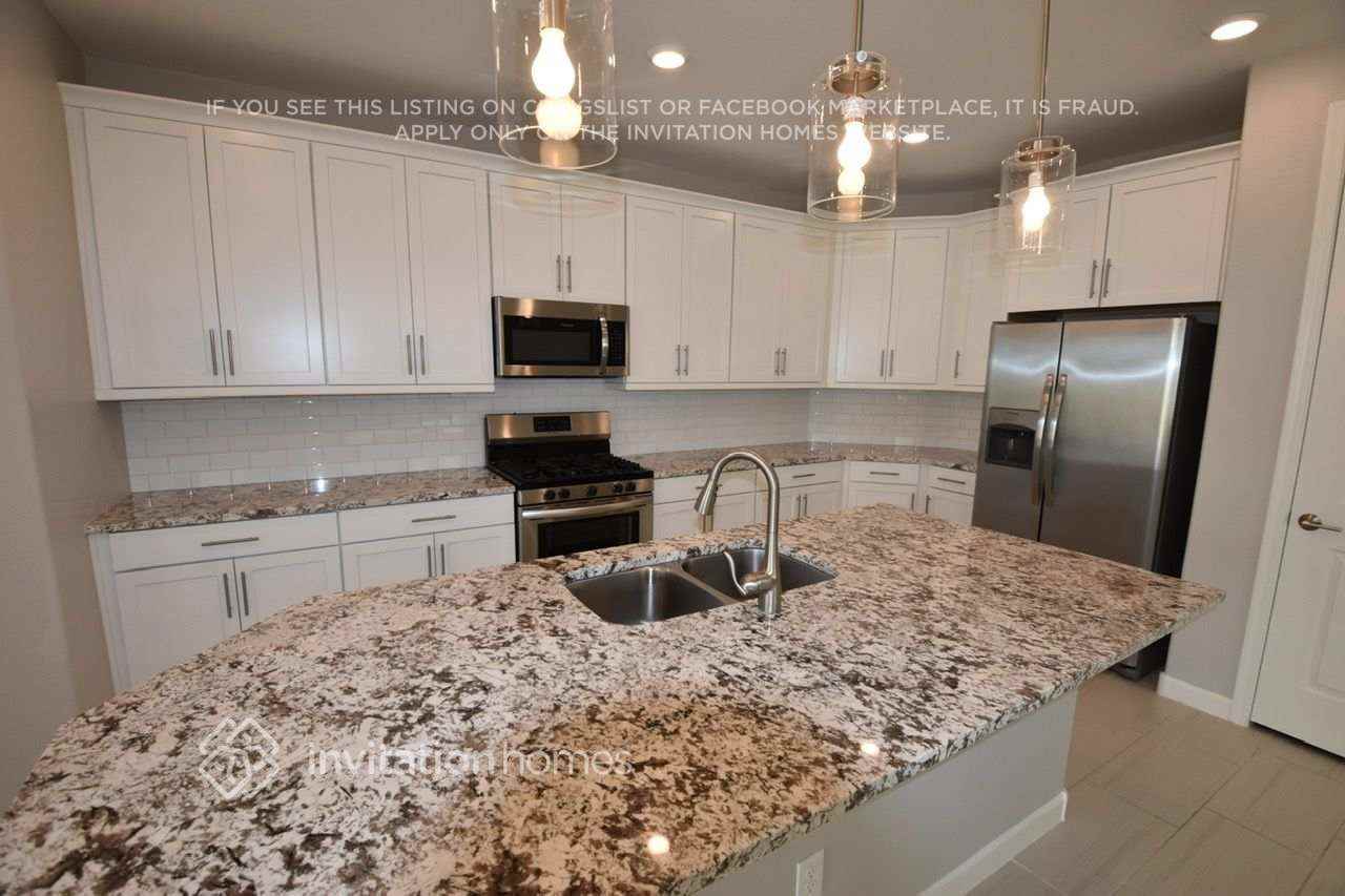 354 W Rainbow Bridge Ln - Photo 6 of 17