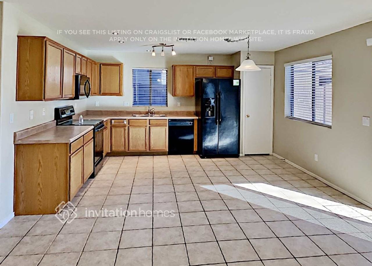 423 S Sabrina - Photo 6 of 23