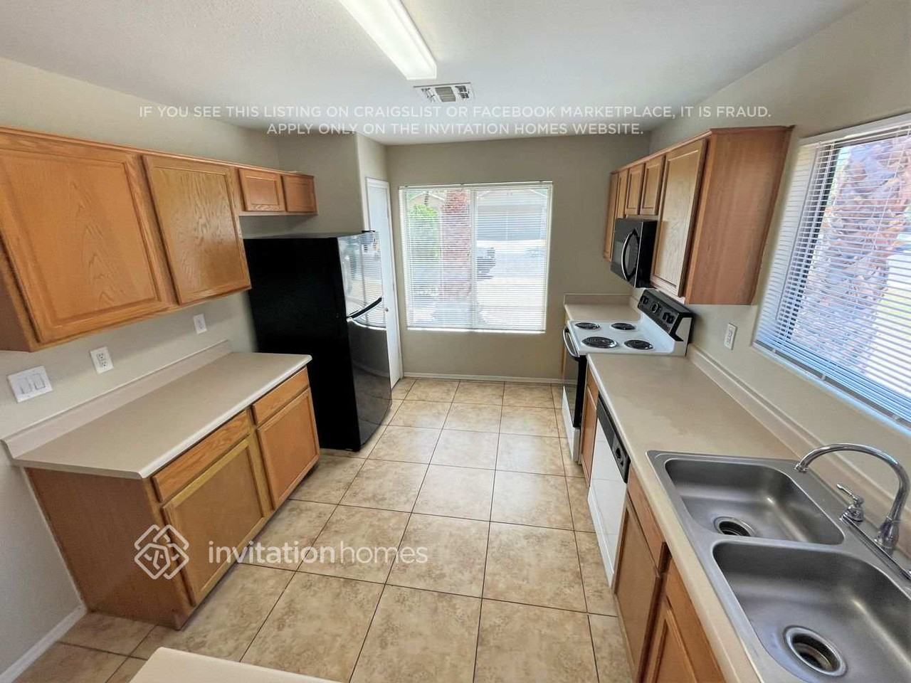 3812 S 74th Dr - Photo 3 of 8