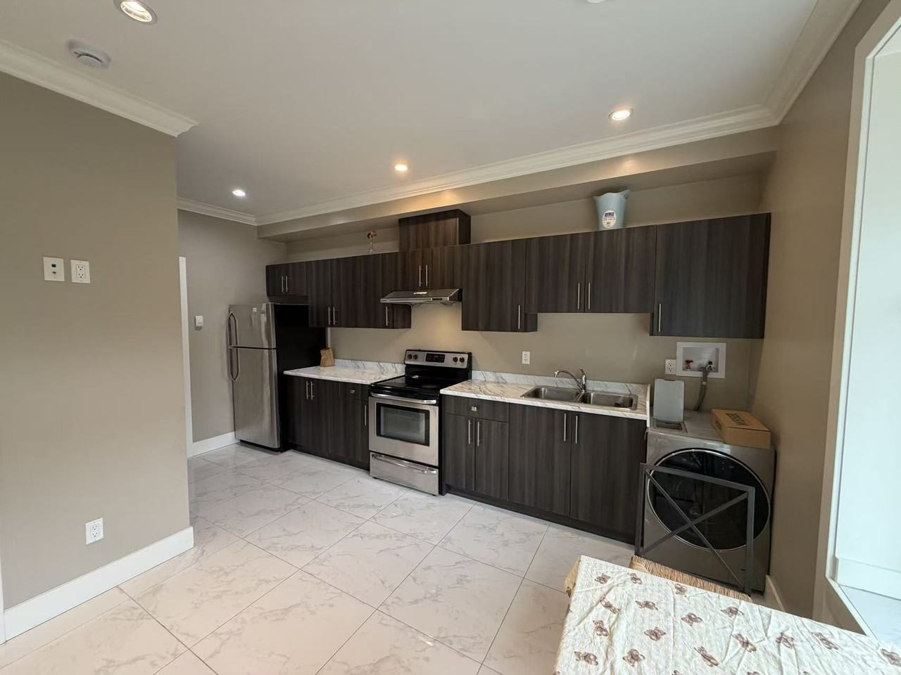6668 Brantford Avenue - Photo 7 of 11