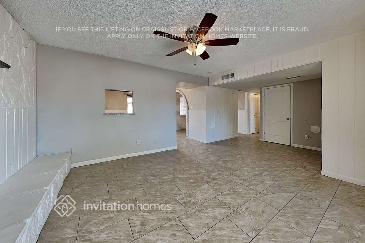 4143 N 74th Dr - Photo 3 of 18