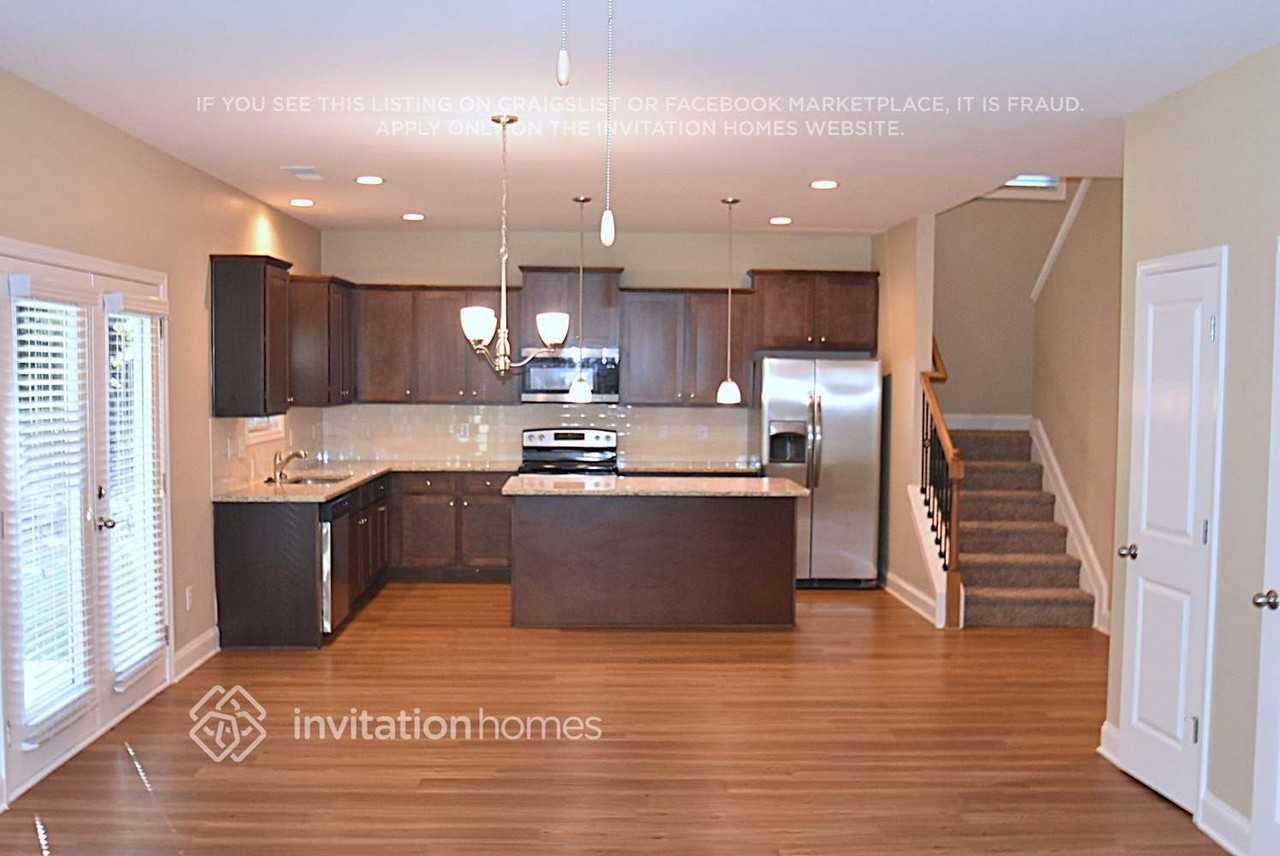 378 White Trillium Dr - Photo 3 of 10