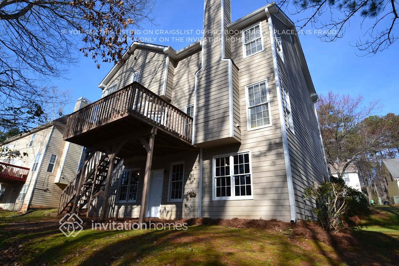 680 Watson Bay - Photo 2 of 3