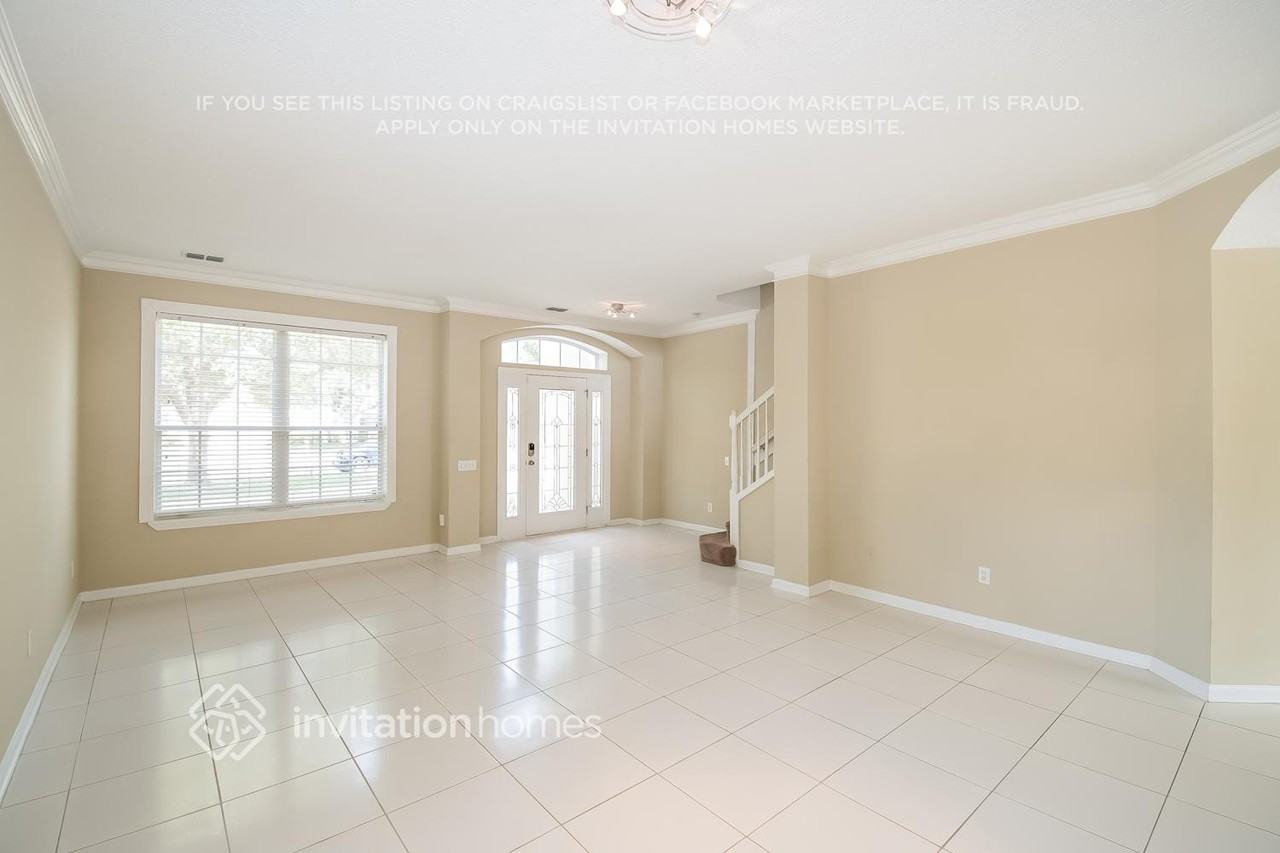 812 Lapoma Way - Photo 4 of 21